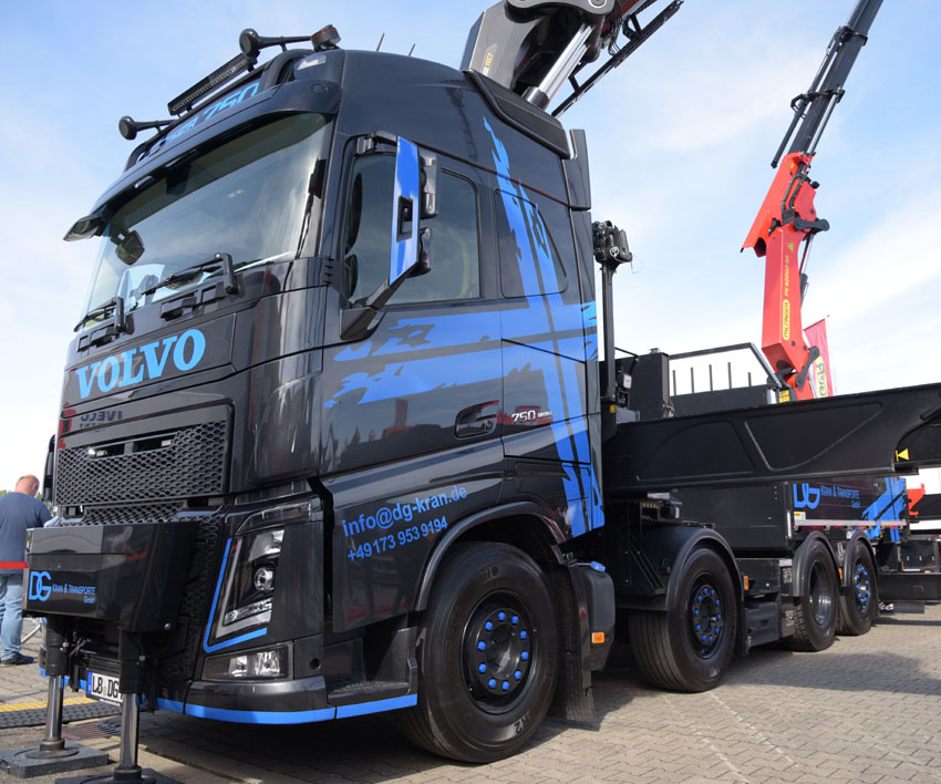FHKR2 Kiwi-64004 - Volvo FH16-700 Stock Truck & 5-Axle Trailer