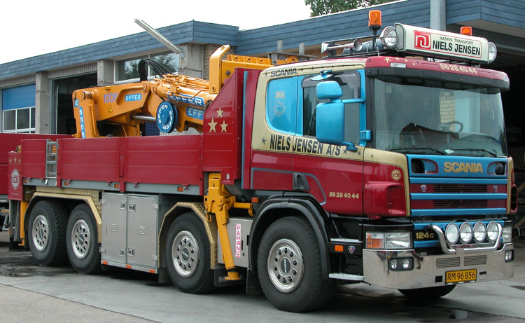 Paul Nutzfahrzeuge - Scania V8 Power combined with a hydrostatic